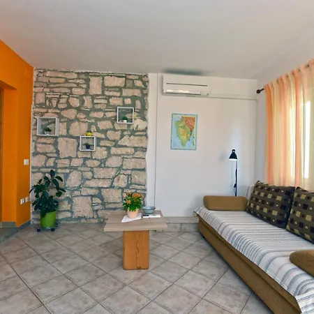 Tudari 2175 *